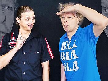 Atze Bauer (rechts) sucht in Grafengehaig das Eich. Foto: privar