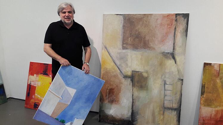 Der Maler Erwin Bode präsentiert seine Werke unter dem Motto "Stadtschatten" ab Freitag, 5. April,  in Münnerstadt. Foto: Hartmut Hessel