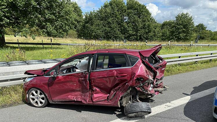 Schwerer Auffahrunfall sorgt f&uuml;r Verkehrschaos rund um Bamberg