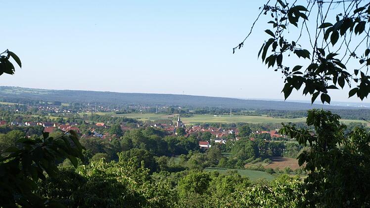 Blick vom Hang auf HetzlesPauline Lindner
