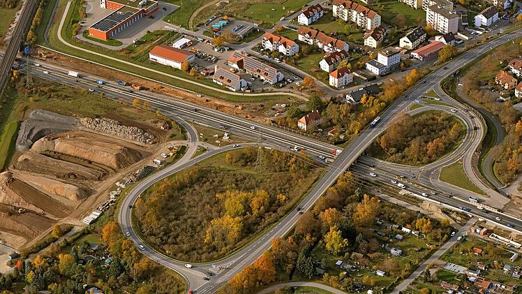 Luftaufnahme des A70-Bauabschnitts n&ouml;rdlich von Bamberg bei Hallstadt (Bild vom 5. November 2025)