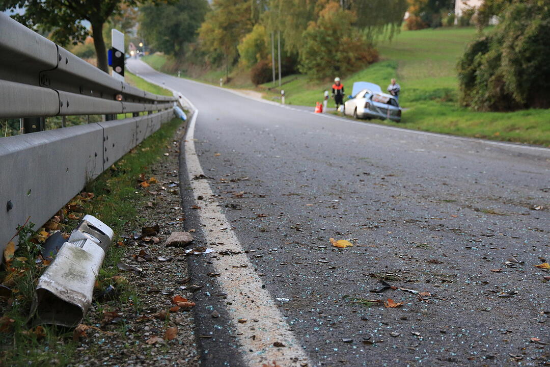 Pkw überschlägt sich am Teuchatzer Berg