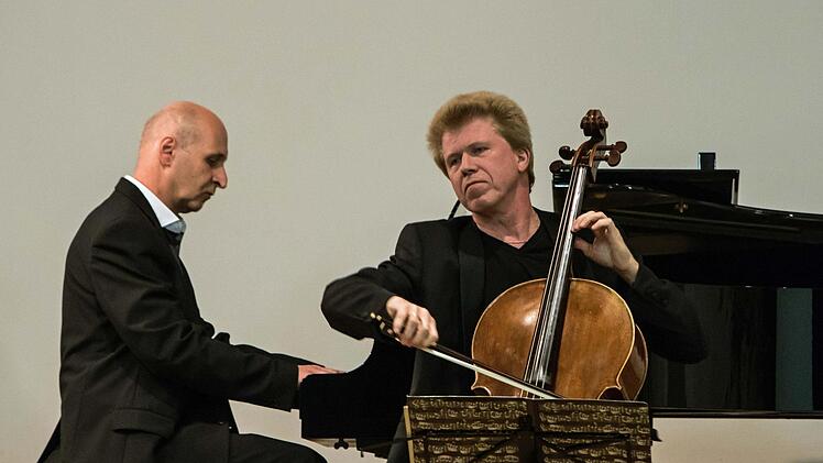 Der Cellist Michal Kanka und der Pianist Jaromir Klepác gastierten in Coburg.Foto: Jochen Berger