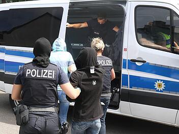 Die Kripo Coburg verkündet einen großen Ermittlungserfolg: 26 Jahre nach einem mutmaßlichen Mord in Weismain konnte ein Mann verhaftet werden. Symbolfoto: Ralf Roeger/dpa