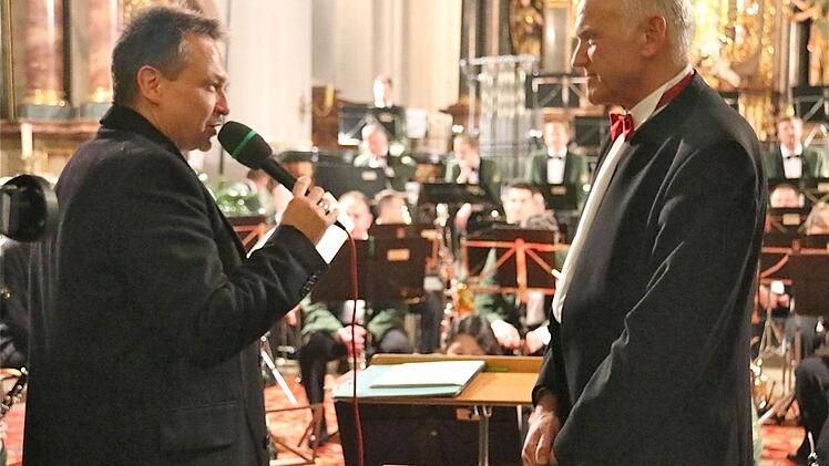 Kuno Holzheimer (links) dankt Johann Mösenbichler.