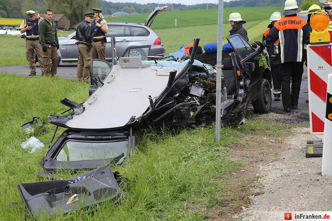 Ansbach: Fahranfänger kracht in Bagger