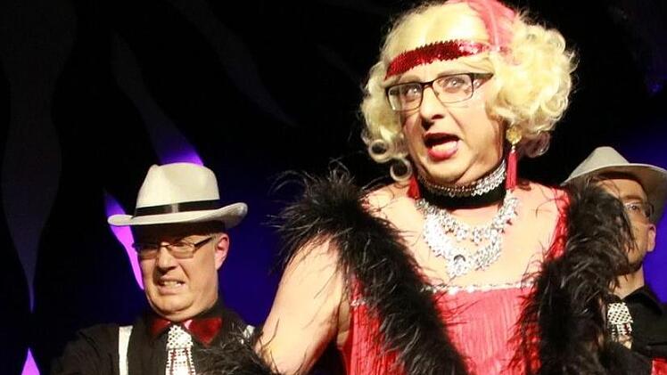 Das Männerballett mit dem Schautanz "Diamantenfieber". Foto: Jürgen Gärtner