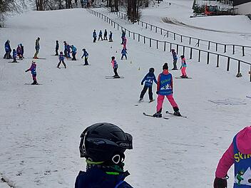 Kinderskikurs des WSV Oberweißenbrunn fand am Arnsberg statt.   Foto: Bettina Back