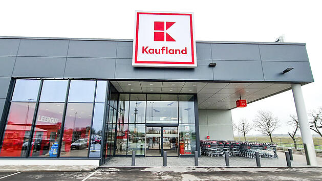 Kaufland und Lidl äußern sich zu Hybridfleisch. Beide haben einen klaren Umgang mit dem neuen Produkt.