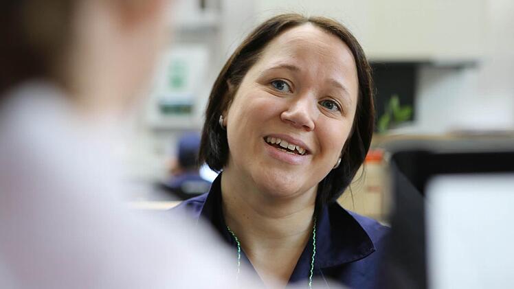 "Wir möchten mehr Mädchen gewinnen, die sich bei uns bewerben", sagt Katrin Eger von Huthamaki Films in Forchheim.