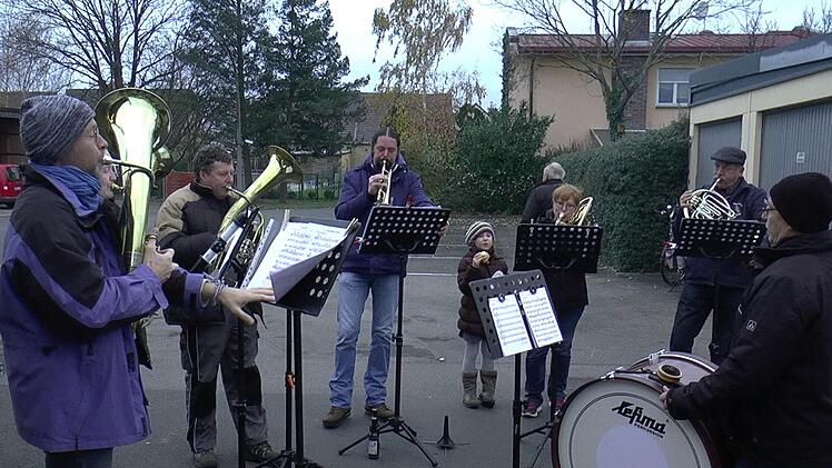 Die hauseigene Kapelle "Augsfelder Blech" sorgte für die musikalische Unterhaltung.