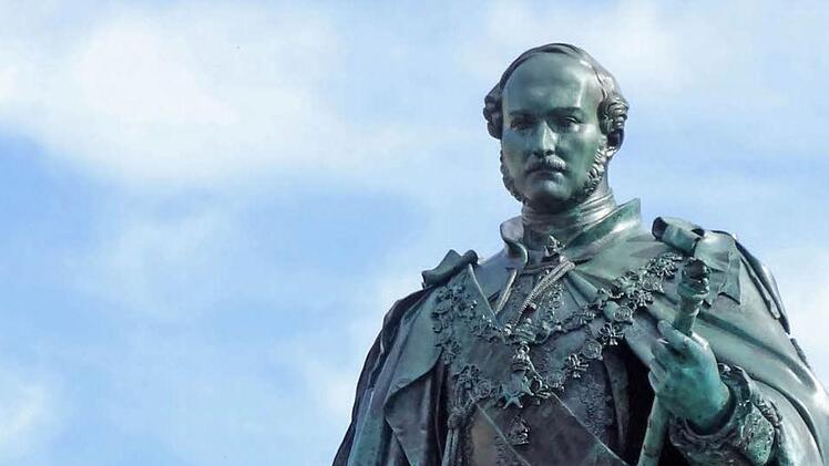 Coburg restauriert historisches Prinz-Albert-Denkmal auf dem Marktplatz