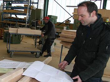 Martin Engelhard in der Werkstatt