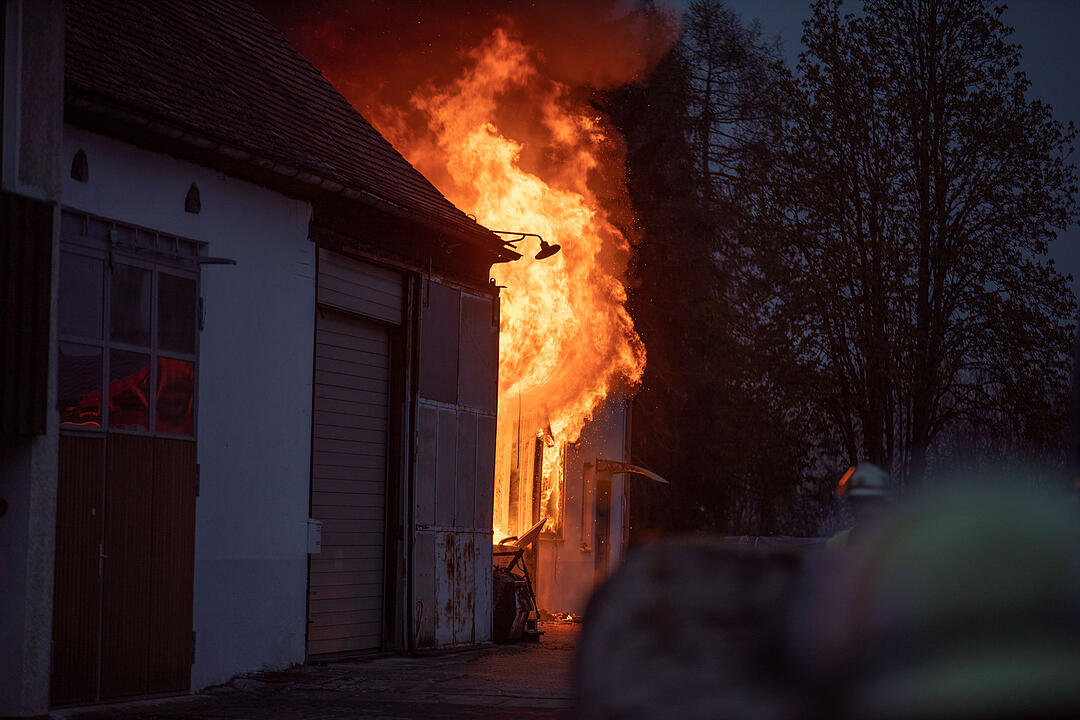 In Weißenburg hat ein Anbau an einer Werkstatt gebrannt