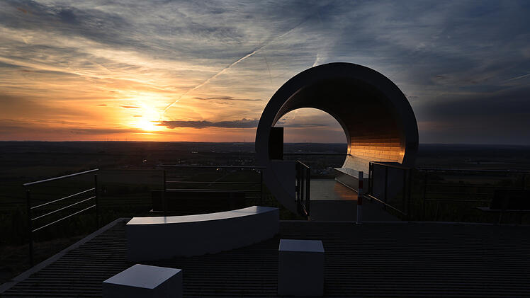 Aussichtspunkt terroir f im Sonnenuntergang