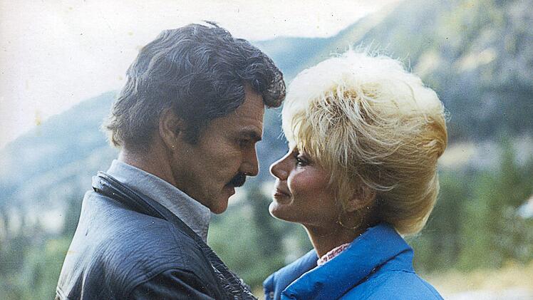 Von 1988 bis 1994 war Burt Reynolds in zweiter Ehe mit Schauspielkollegin Loni Anderson verheiratet. Die Beziehung endete im Krach.