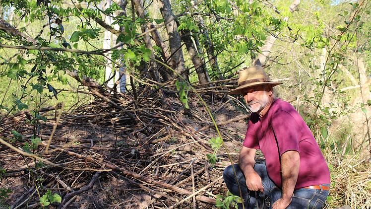 Biberbetreuer Robert Hildmann hat die Reviere zwischen Eckarts und Bad Brückenau genau im Blick. Foto: Julia Raab