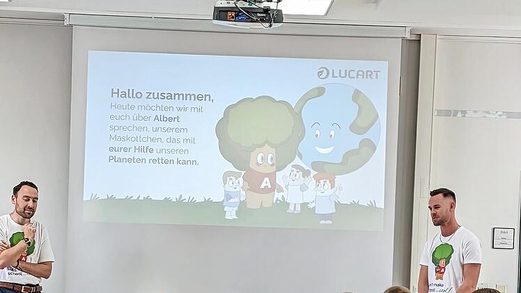 Das Lucart Team hat aufmerksame Zuh&ouml;rer