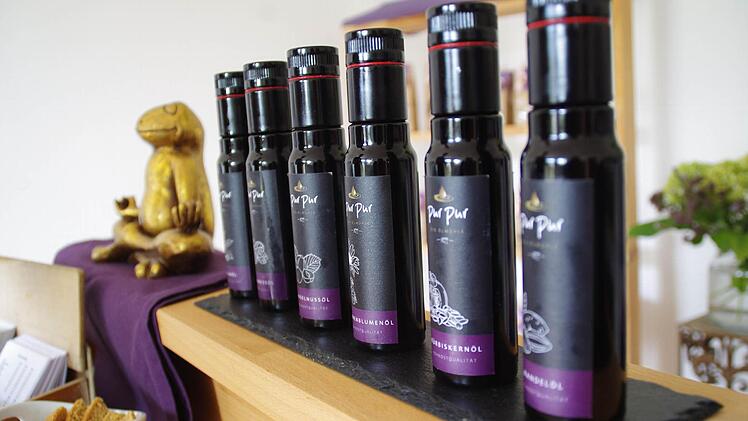 Violettglas-Flaschen sichern die Qualität des Öls. Foto: Marco Meißner