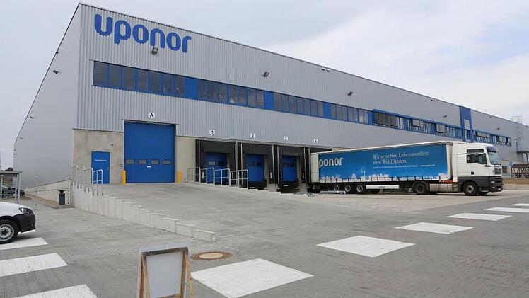 Das am 17. April 2015 offiziell in Betrieb genommene Logistikzentrum in der Daimlerstraße Foto: Barbara Herbst