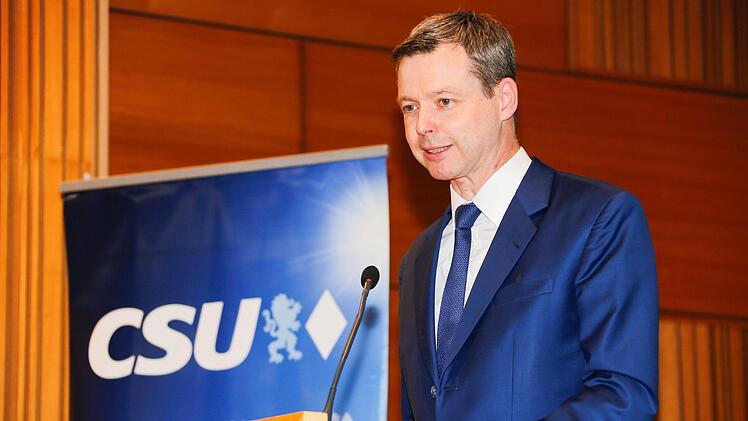 CSU_Kreisvorsitzender Thomas Silberhorn führte durch die Veranstaltung. Foto: Matthias Hoch