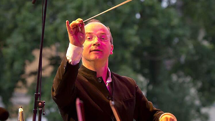 Souveräner Dirigent: Coburgs GMD Roland Kluttig. Foto: Albert Höchstädter