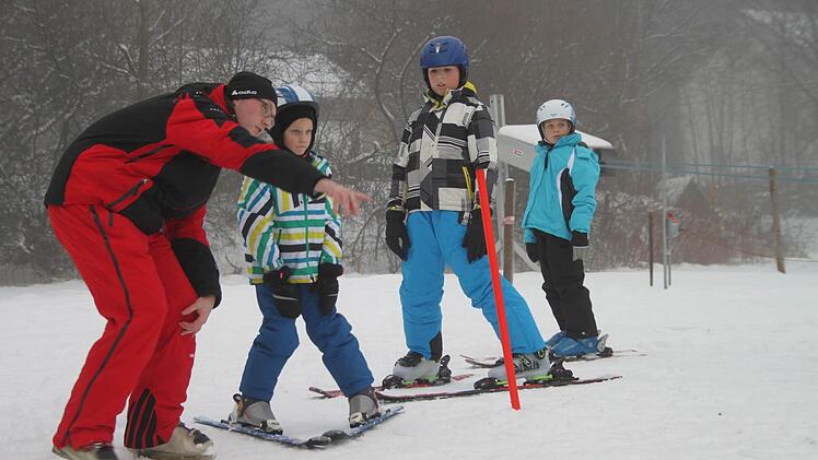 Dort musst du hin, sagt der Skilehrer.