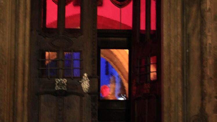 Bereits von außen war, dank der Lichter, ersichtlich, dass in der Stadtpfarrkirche etwas geboten ist.