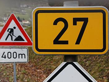 Die Schilder entlang der B 27 sind bald Geschichte. Foto: Ralf Ruppert