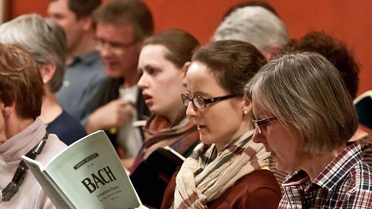 Der Coburger Bachchor bei der ProbenarbeitFoto: Jochen Berger