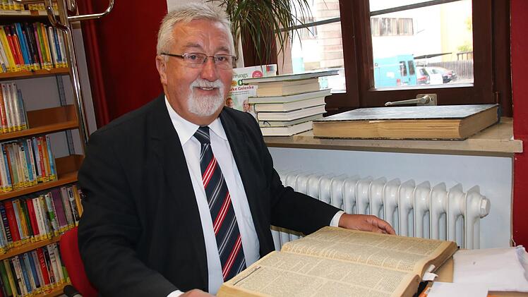 Dr. Josef Urban recherchierte für das Landgraf-Buch unter anderem in der Lichtenfelser Stadtbücherei.Matthias Einwag