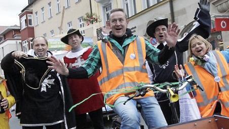 Udo Schönfelder wurde unterstützt von den drei Musketieren.