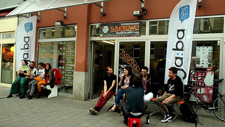 "Kultur im Leerstand" auf der Luitpoldstraße 43 - Treffpunkt von Kulturschaffenden und -interessierten Foto: Valerija Levin