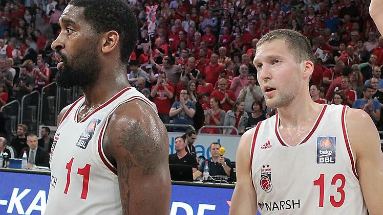 Brad Wanamaker und Janis Strelnieks spielen auch im n&auml;chsten Jahr in Bamberg. Foto: sportpress
