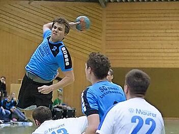 Jörn Marks (mit Ball) spielte im Pokal bereits für die TS Herzogenaurach, in der Liga will er vorerst noch zusehen.  Foto: privat