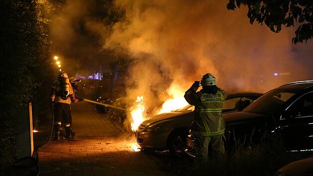 Nürnberg: LKW brennt vor Schule