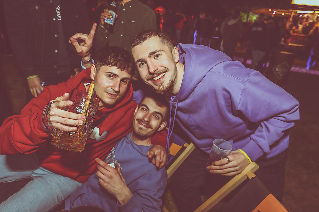 Neon Mixxed Clash m/ DJ Da Base + Nora & Chris
