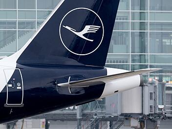 Lufthansa-Jet steht in M&uuml;nchen am Boden.