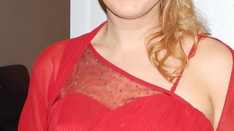 Sabine hat tagsüber auf dem Bauernhof gearbeitet und amüsierte sich am Abend auf dem Bauernball.
