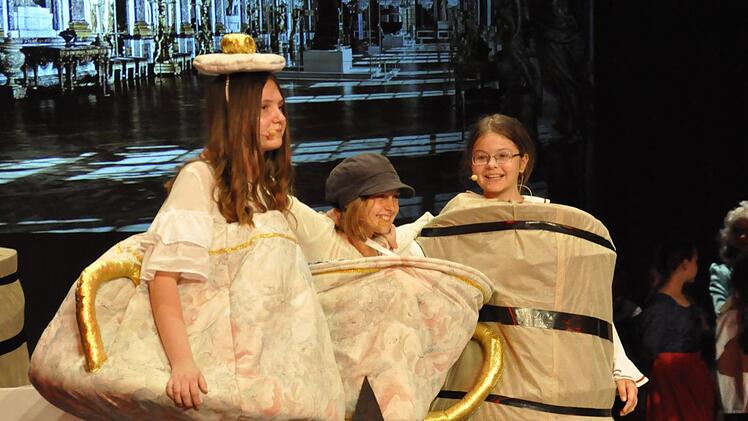 "Die Schöne und das Biest" : Aufführung des Kindermusicals des Herz Jesu Kinder- und Jugendchores und der Musikschule Bad Kissingen Foto: Peter Klopf