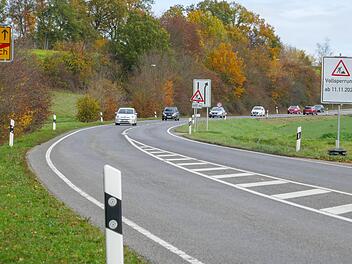 Noch ist die Abfahrt frei, in Richtung Bamberg bremst aber schon eine Ampel. Foto: Hans Kurz