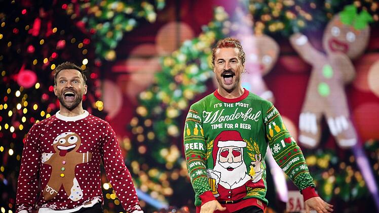 2021 nahmen Ex-"Bachelor" Nicolas Puschmann (rechts) und Profi Vadim Garbuzov in der 14. Staffel von "Let's Dance" als erstes M&auml;nnerpaar teil und landeten auf Platz drei. In der Weihnachtsshow zeigen sie erneut ihr K&ouml;nnen.