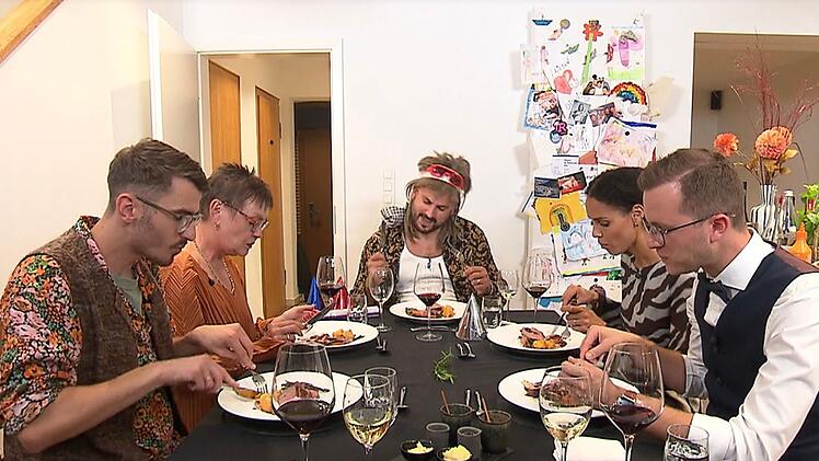 Zum Finale trifft sich die Aachener "Dinner"-Runde bei Markus (37) im belgischen Eupen.