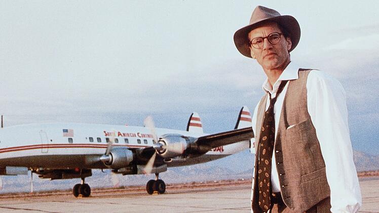 Kurz vor dem Abflug glaubt Walter Faber (Sam Shepard), dass es so etwas wie Zufall nicht gibt.