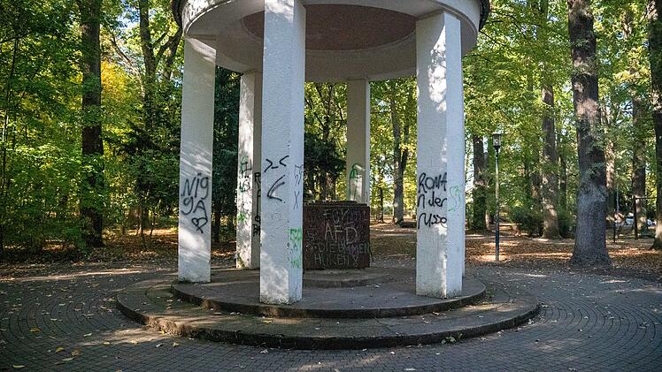 Scheiben mit Steinen zertr&uuml;mmert: Vandalismus-Serie macht B&uuml;rgermeister fassungslos