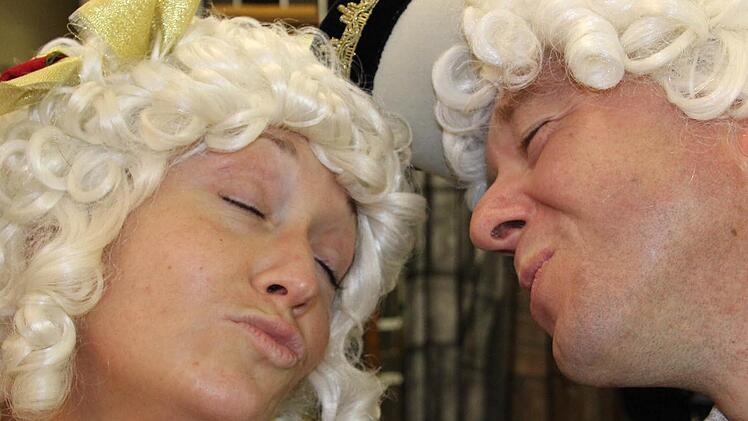 Julia Riegler und Tom Müller im MIttelalter-Look