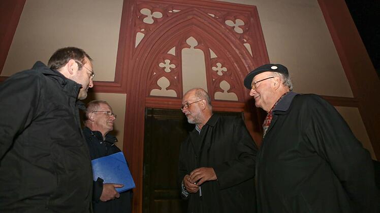 Vertraten die Fenster-Initiative: Dompfarrer Förch, Christoph Gatz, Georg Beirer, Norbert Jung, Kunstreferent der Erzdiözese (v.r)