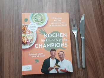 "Kochen für kleine & große Champions"