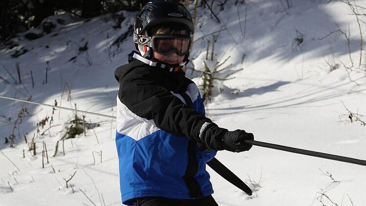 In Nordhalben bieten sich beste Wintersportmöglichkeiten. Der Lift an der Fichtera ist in Betrieb. Auch die Loipen sind gespurt.  Foto: Michael Wunder