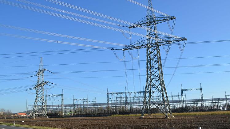 Noch ist nicht sicher geklärt, welchen Weg die Stromleitungen zum Umspannwerk nehmen. Foto: Thomas Micheel